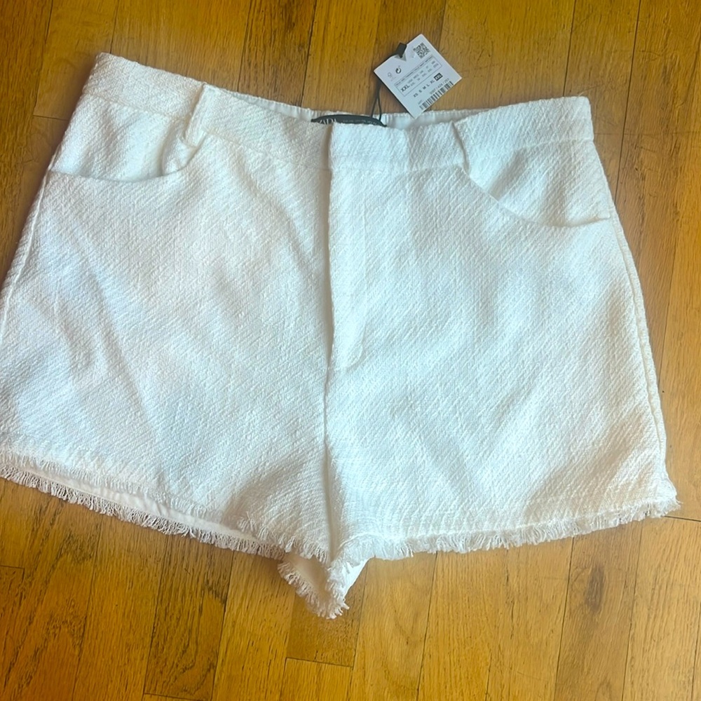 Zara  New!!!  Boucle’ Shorts - Ivory Size XXL